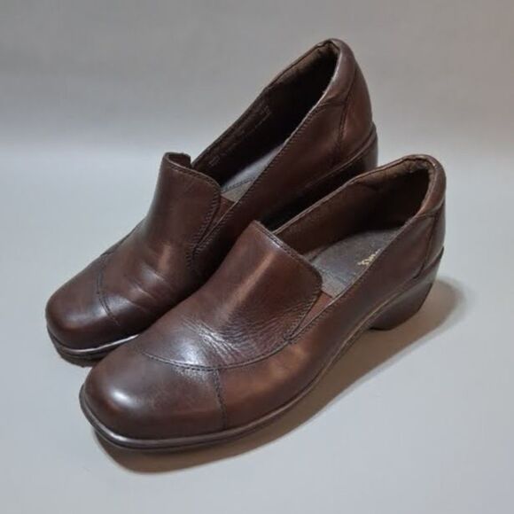 Clarks Shoes - Clarks Brown Leather Slip On Loafers Size 10M Comfort Low Wedge Shoes 88803